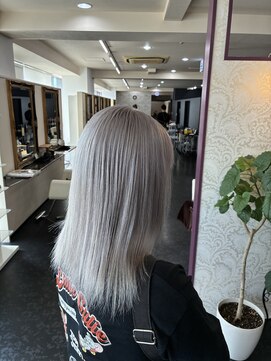 アイズ 渋沢(AIZU) ホワイトシルバー