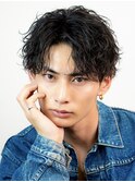 波巻きツイストスパイラルセンターパートサーフカール刈り上げ