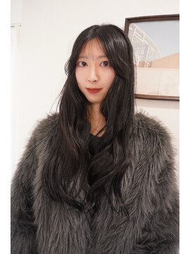 リオレ(Liore') ブルーブラック×内巻きスタイル