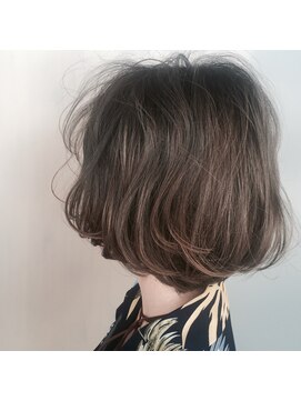 アンルーク ヘア(+1 unluke hair) [+1unluke]透明感ボブ×外国人風グレージュ