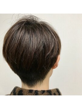 ボンドヘアー(Bond hair) 刈り上げ女子“ハンサムショート”かっこいい