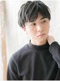 マットな質感で暗髪な束感マッシュパーマh名護大東