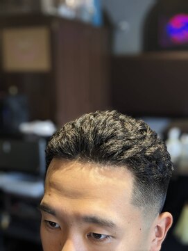 アールイー(Re) テーパーフェード・アイロンパーマ