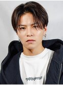 ナチュラルセンターパートマッシュ韓国ヘアツーブロック刈り上げ