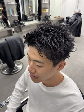 グルーマーズトウキョウ(GROOMER/S TOKYO) 【GROOMER/S 丸山】 スパイキーショート フェード スタイル