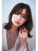 【大人女性向け/40代髪型】外ハネミディアムボブ×グレージュ