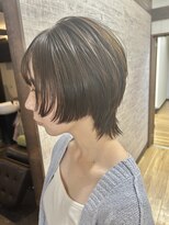 ララ(LALA) ショートウルフ、梅雨ヘア、夏ヘア、スッキリ、軽い