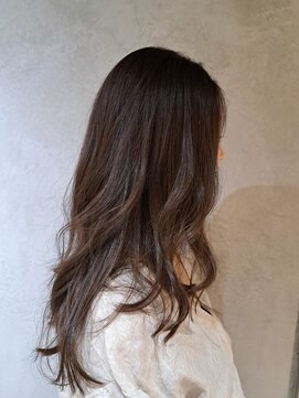 ティトラス(Titulos) ロングレイヤーカット