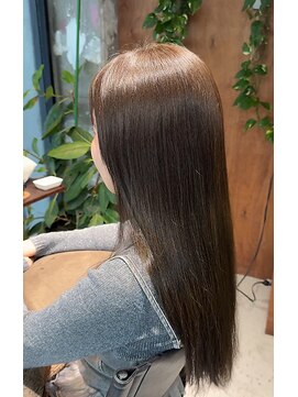 リエア(Re:EA) マットグレージュ ヘッドスパ ツヤ髪ストレート 髪質改善