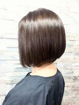 ヴィソップ(V.S.O.P)&nbsp;【クーポン付き】大人女性の長めシャープな前下がりボブ
