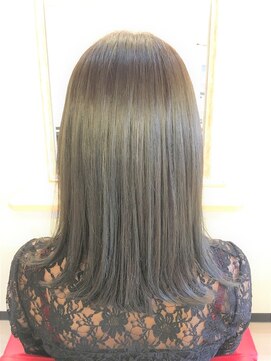 ウールー(wiLRew) ミディアムボブ