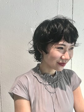 ウメヤ(UMEYA) 黒髪ウルフパーマ