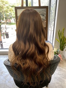 フツーロ 栄(FUTURO) ＃ブラウン＃巻き髪