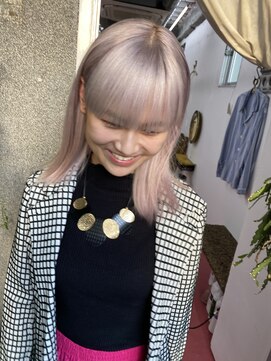 フィン(fin,) Ayato/美髪/ホワイトグレージュ/ネビージュ/こなれミディ/パーマ