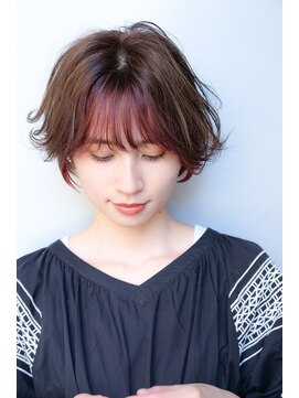 ラレイ(Lalei) 【ささき】ショートボブ×インナーカラー/セクションカラー