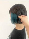 丸みボブ × グリーンピアスカラー