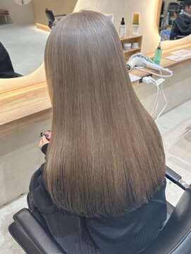 ヒビヲ(HIBIO) ハイトーンカラーミルクティーベージュピンクベージュ横浜西口