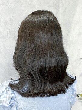 デミヘアー(Demi hair) カーキブラウン×くびれ巻き