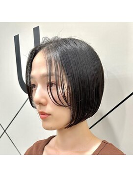 シシ 大宮(She 2.) 大人ショートボブ/ホワイトグレージュ/ブリーチ/ダブルカラー