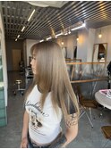 ミルクティーベージュ