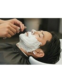 【大麻駅徒歩6分/駐車場有】整髪・顔剃り・ヒゲ・眉まとめて整える総合調髪。メンズのトータルサポート◇