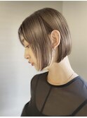 earthショートレイヤーボブミルクティー丸みショートボブ
