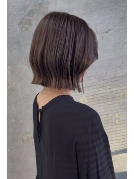 クオーレ (CUORE) 首が長く見えるボブ