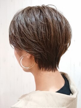 ククル ヘアー(cucule Hair) 京都・西院cuculehair 耳掛けハンサムショート