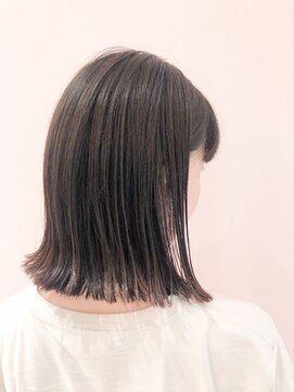 アンジュ ラヴィ(Ange Lavie) 20代30代40代髪質改善切りっぱなし外はねボブ yu0001