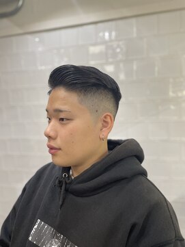 メリケンバーバーショップ フクオカ(MERICAN BARBERSHOP FUK) かき上げヘアショートレイアーくせ毛風パーマコンマヘアS37