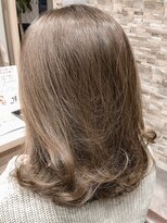 ビースリー ロア&nbsp;大人女性におすすめのミディアムスタイル　12/25