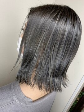 モルニ(MORNI) ブルージュカラー_マロンベージュ Aラインボブ かきあげ