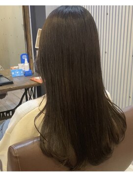 エミュー(emue) 【艶感★ヨシンモリ】韓国ヘア20代大人可愛いオリーブグレージュ