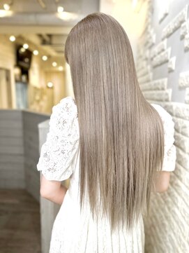 シェルティ フィエル(Shelltie Fiel) ミルクティーグレージュ