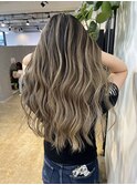 ロングが似合うバレイヤージュ_contrast beige_