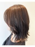 ベージュ