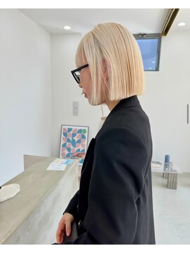 ニキータ(Nikiita) Whitecolor＋bob