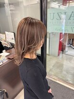 アイズ 本厚木(AIZU)&nbsp;白髪ぼかしハイライト レイヤースタイル