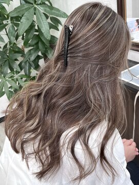 ベルヘアーデザイン 堺東(Belle hair Design) ハイライトレイヤーカット韓国風イルミナカラーグレージュ堺東