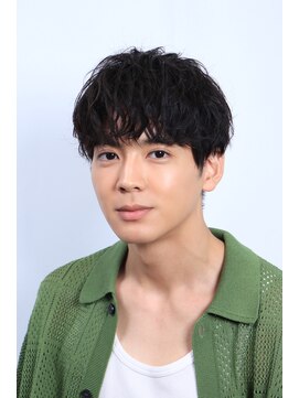 ネイビー(NAVY) 頭の大きさが気になる人必見 コンパクトに見せるシャドウパーマ