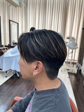 MEN’S HAIR/サーフカール/刈り上げセンターパート/成田