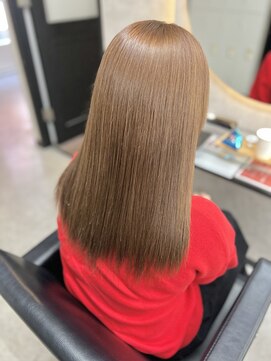 黒髪クラゲヘアーオリーブグレー小顔ココアベージュ