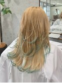 ブロンドベージュ×ミントグリーンのエンドカラー