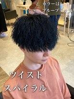ルースト 南堀江店(ROOST)&nbsp;刈り上げセンターパート/波巻きツイストスパイラル