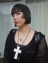 ニウ(NIU) 顔周りカットで差のつくシンプルボブ