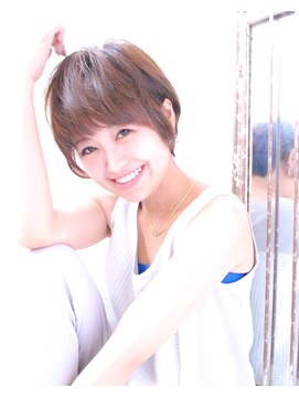 リッコ 横浜(ricco) ☆ricco小顔にみせる耳掛けショート