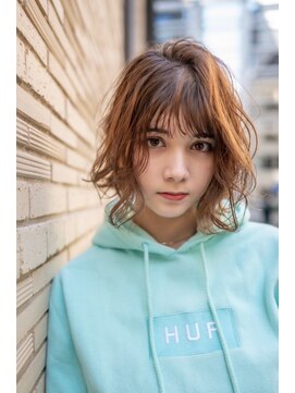 ブエナビスタ(BUENA VISTA) ウェーブボブ/グラデーションカラー/イルミナカラー