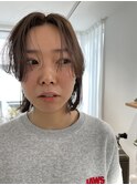 顔周りに動きをつけた切りっぱなしボブ