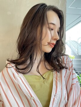 ビュートリアム 南青山(BEAUTRIUM) 柔らかゆるウェーブ☆ 顔まわりレイヤー 20代30代40代