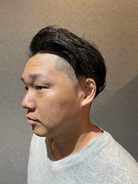 レアロイヤルバーバー(Le' A ROYAL BARBER) 【刈り上げ/パーマ/黒髪/バックスタイル】